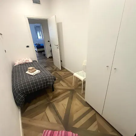 아파트 Prisma Suite, A Due Passi Dalla Stazione *