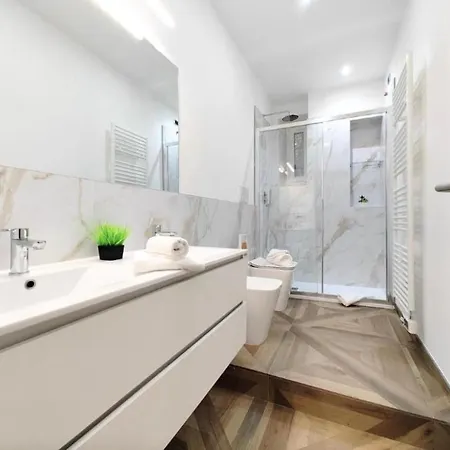 Prisma Suite, A Stone's Throw From The Station *