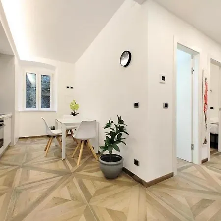 Prisma Suite, A Stone's Throw From The Station * ترييستي