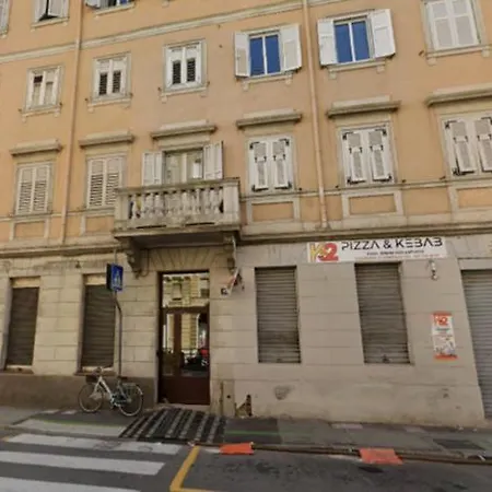 Prisma Suite, A Due Passi Dalla Stazione Apartman *