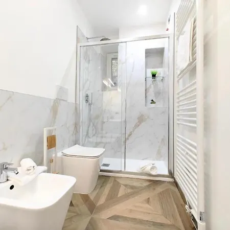 Appartement Prisma Suite, A Due Passi Dalla Stazione